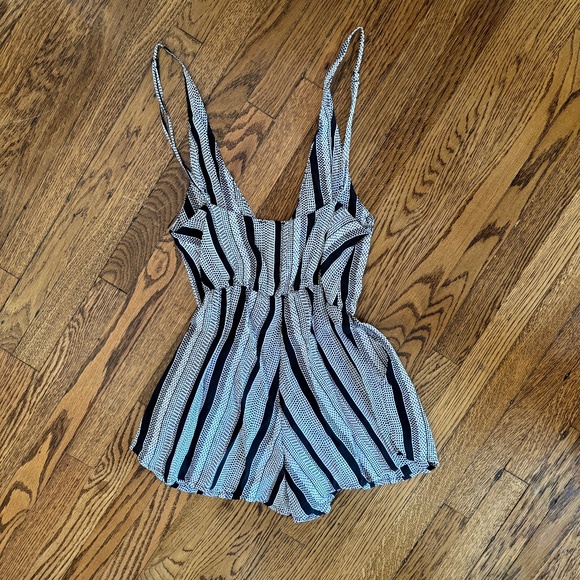 Tru Blu Romper in XS - Picture 2 of 3